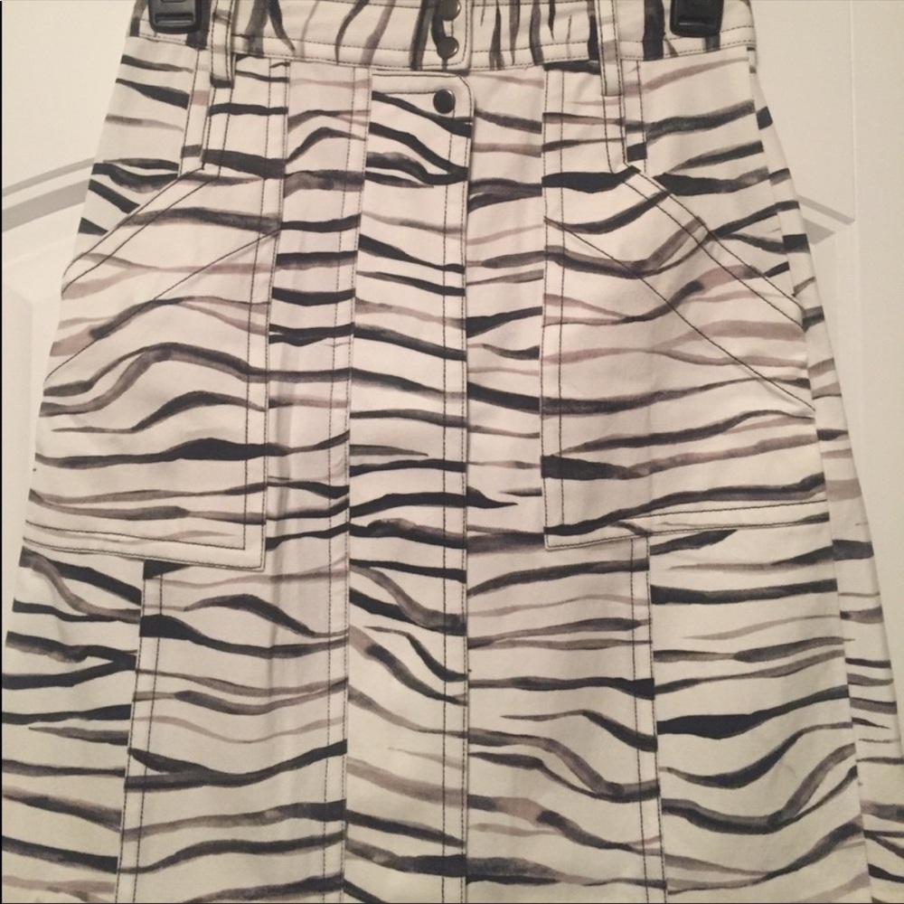 NWOT black and white anthro skirt - Picture 3 of 6